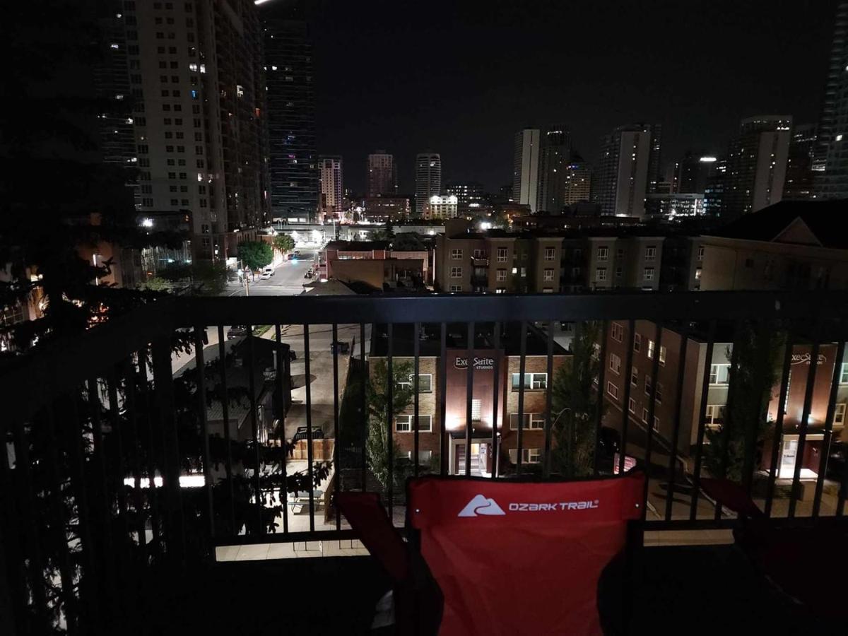 Spacious 2 Bedroom In Beltline On The Floor *