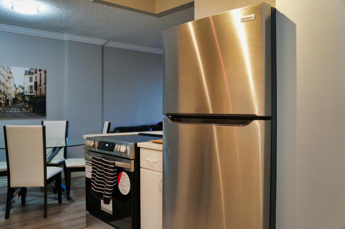 Spacious 2 Bedroom In Beltline On The Floor *
