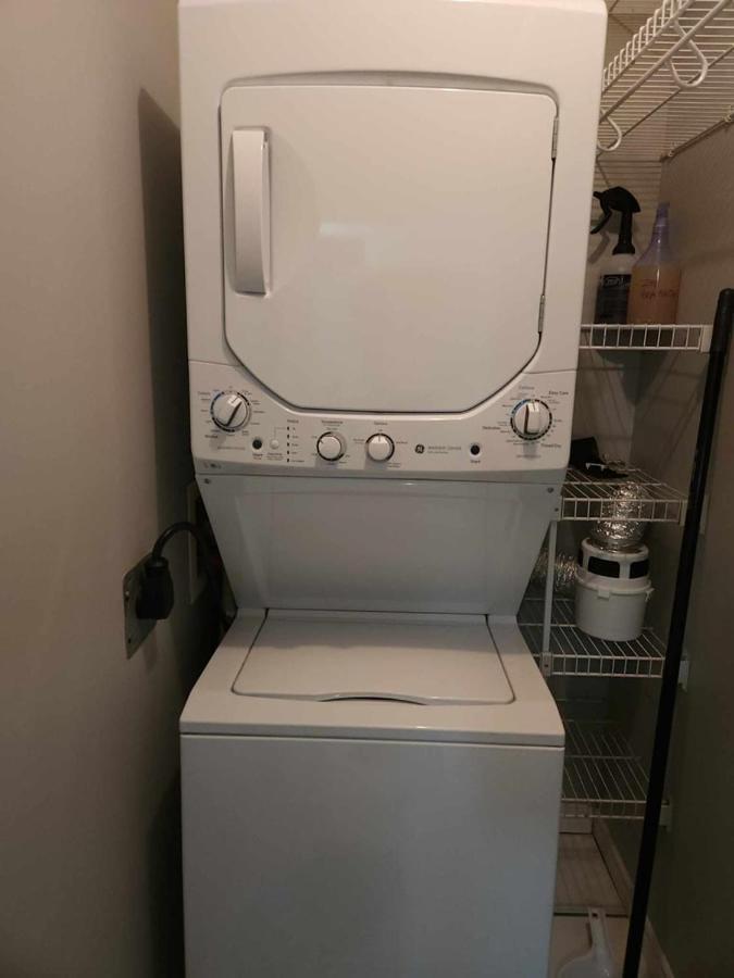 Spacious 2 Bedroom In Beltline On The Floor Apartment