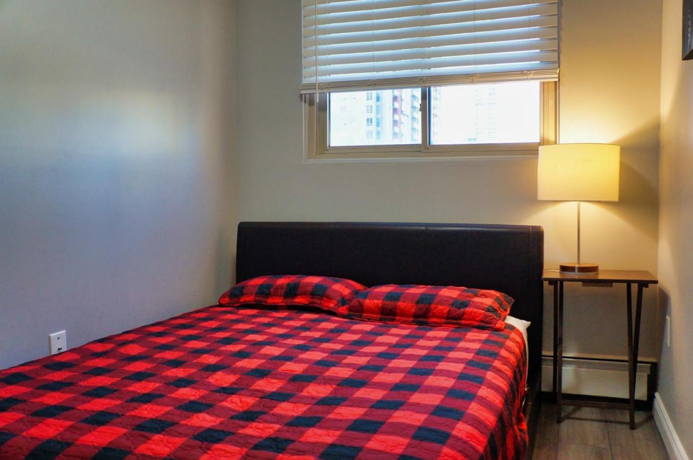 Spacious 2 Bedroom In Beltline On The Floor *